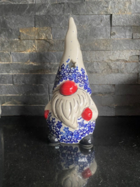 Bunzlau Gnoom 26 cm Fabriek Andy - Witte muts met blauwe bloemen