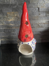 Bunzlau Gnoom 26 cm Fabriek Andy -  rode puntmuts met sterren