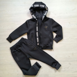 Boomkids - Icon joggingset met vest en fijn label - zwart