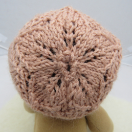 PDF Breipatroon, Vestje en mutsje met bladmotief