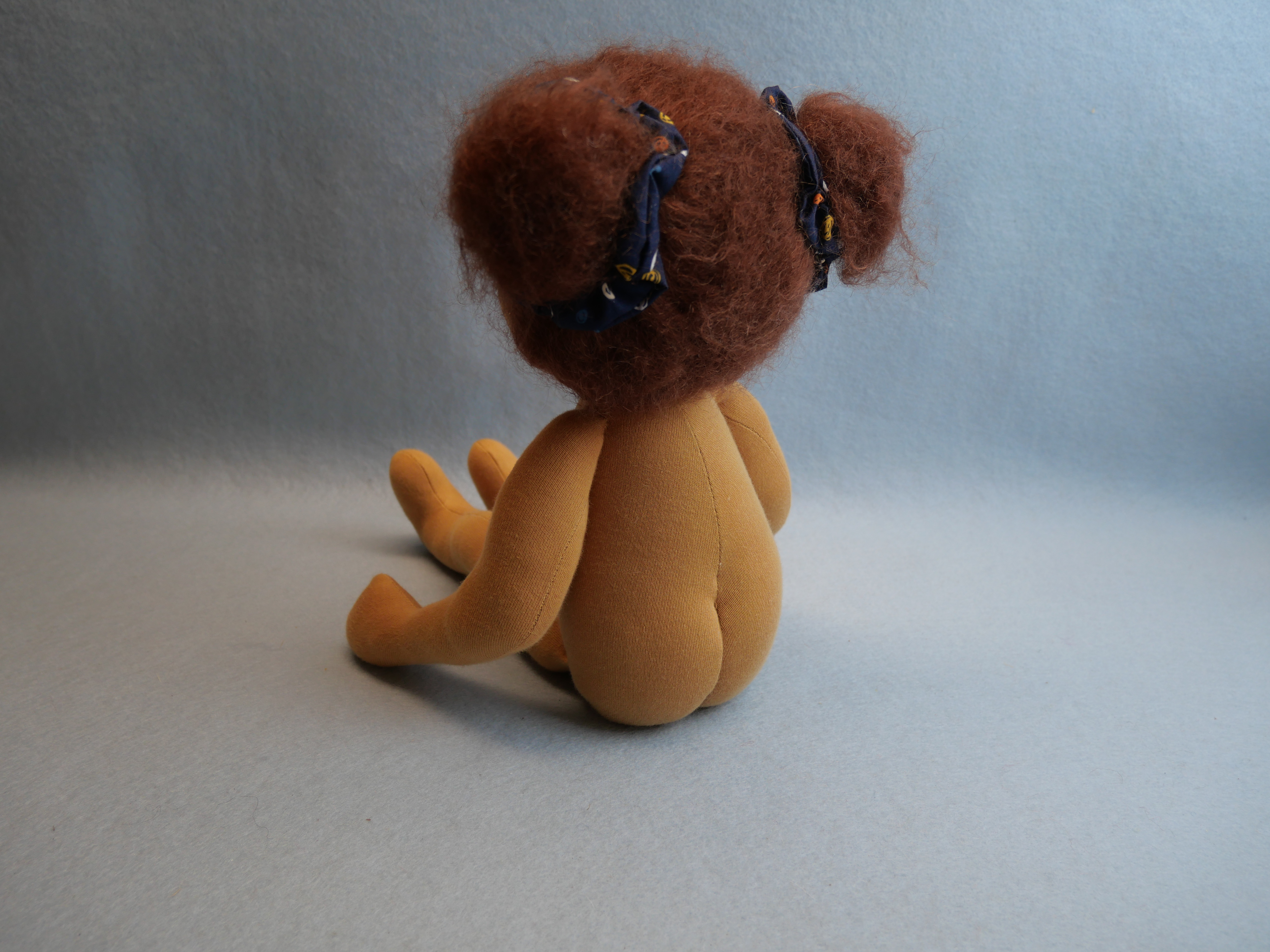 Pop 40cm met knotjes