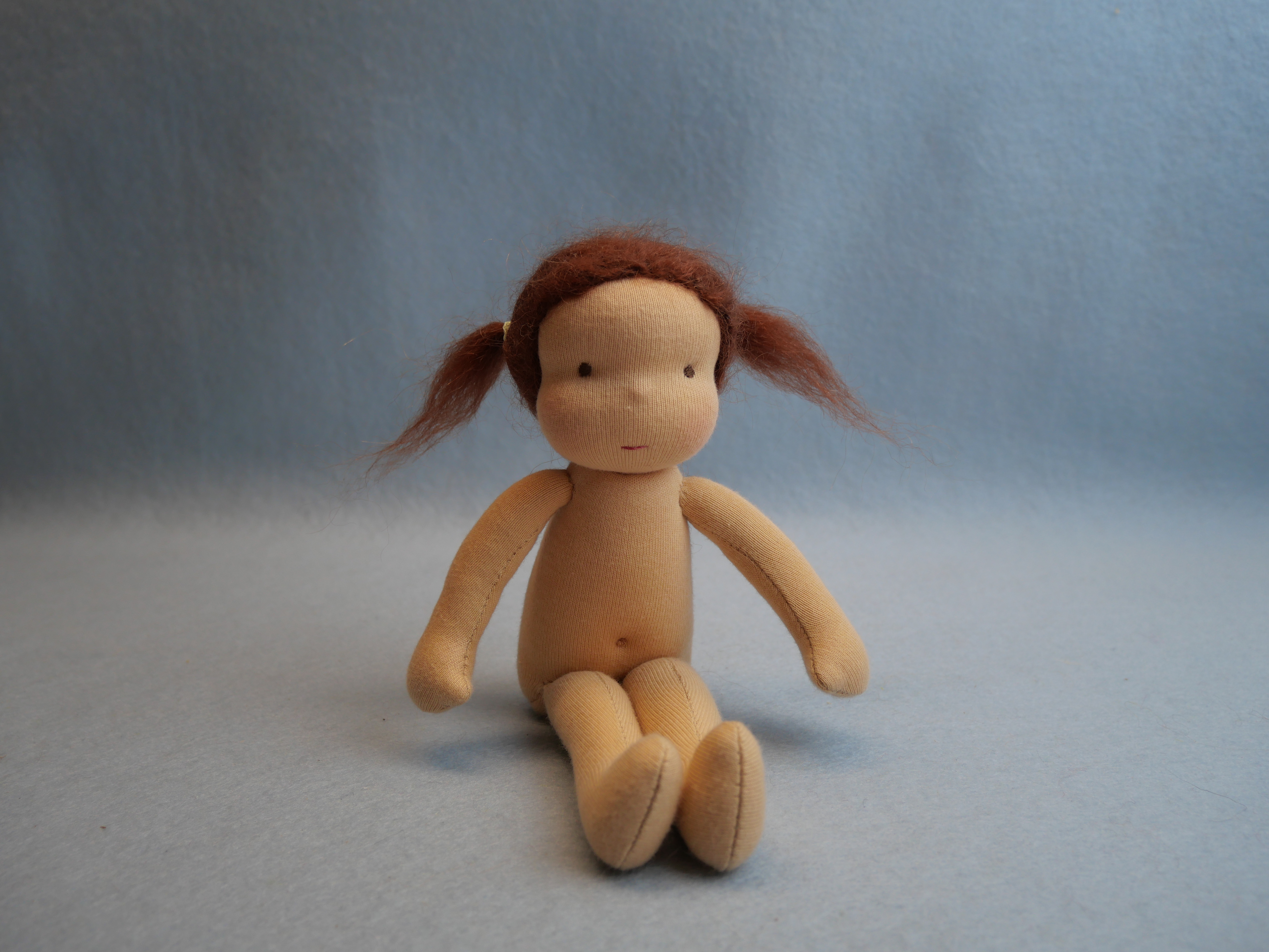 Pop 20 cm met staartjes
