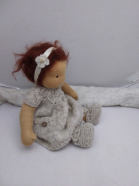 PDF Breipatroon, jurkje met bladmotief en slofjes