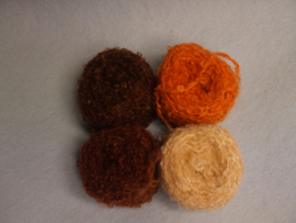 4 x 15 gram bolletjes Mini bouclé