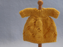 Jurkje met ajourpatroon en slofjes 20cm