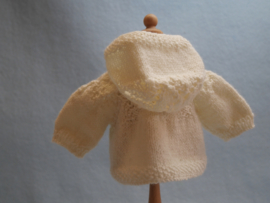 Vestje en mutsje met bladmotief 30cm