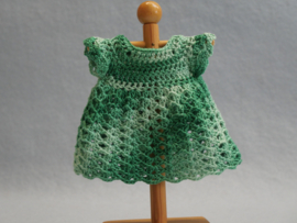 Gehaakt groen jurkje 20cm