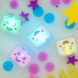 Glo Pals Light Up Cubes | Poppetje Party Pal