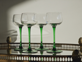 Vintage set van 4 wijnglazen met groene voet van Luminarc France.