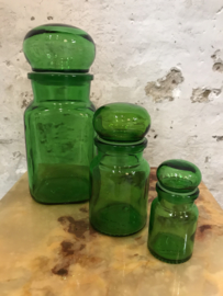 Vintage set voorraadpotten van groen glas.