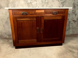 Art Deco dressoir 'Amsterdamse' school kast met wit marmer blad.