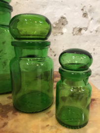 Vintage set voorraadpotten van groen glas.