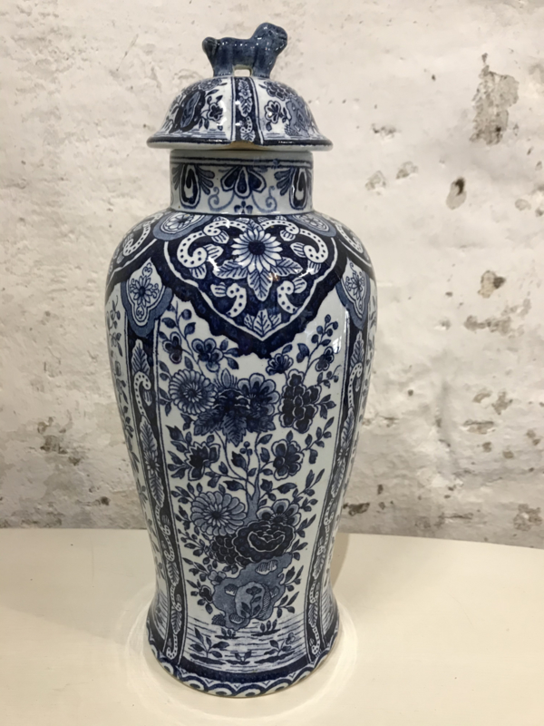 het kan Continu Staren Delfts blauw pot, vaas met deksel. | woondecoratie | Villa Leuvenstein