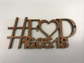 Sleutelhanger hout hashtag met 2 initialen en datum
