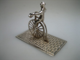 Zilver Miniatuur man op antieke fiets uit ca. 1980