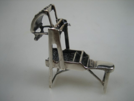 Zilveren Miniatuur als broodkadet vormmachine handmatig uit ca. 1985
