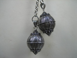 Antieke Zilveren Zeeuwse hangers met Jasseron collier