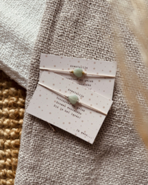 Aventurijn hartje op satijnkoord - Crème