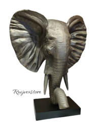 Goud ornament op voet olifant