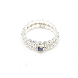 Zilveren ring met ioliet.