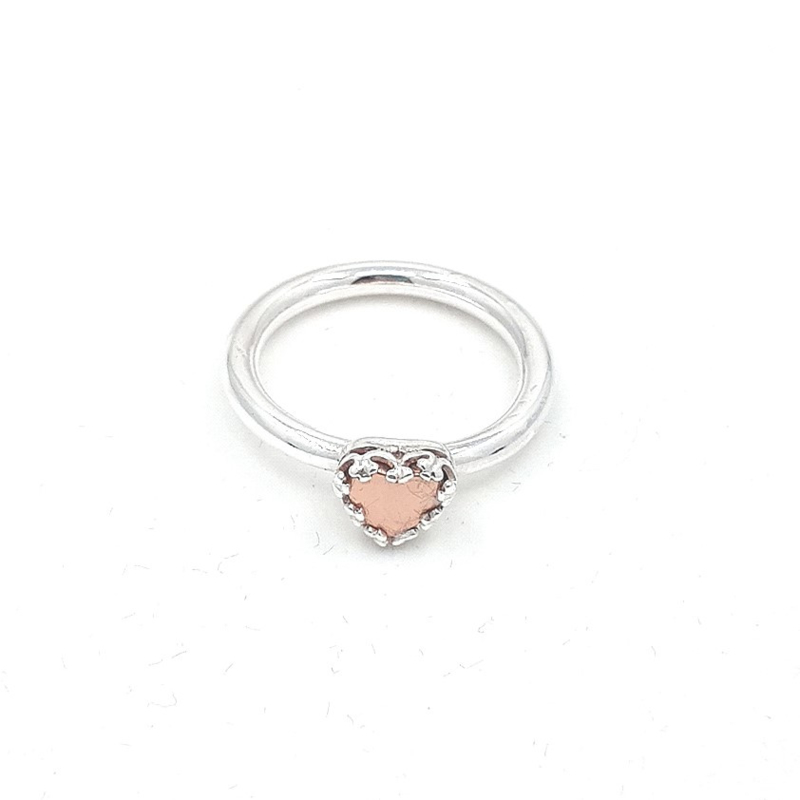Zilveren ring met roze hematiet.