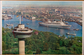 Rotterdam oa de Euromast   en  SS 'Rotterdam' Holland Amerika Lijn