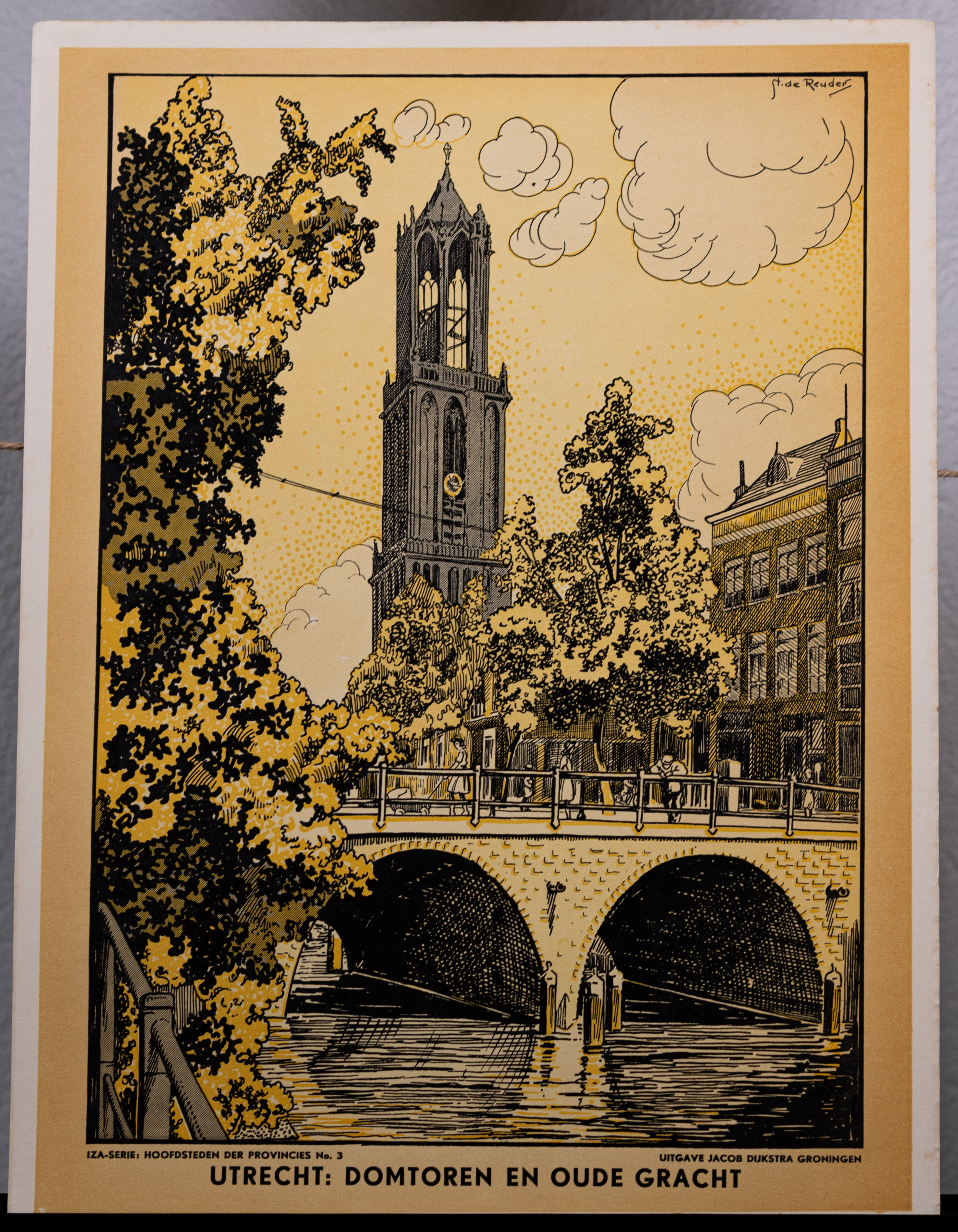 Utrecht Domtoren en oude gracht