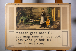 Moeder gaat naar Fik. De klas is op het plein. 2 Zijdig.