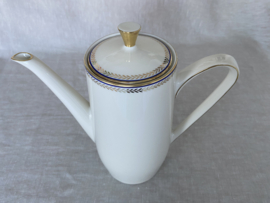 Koffiekan Jäger & Co, sierrand met blauw en goud