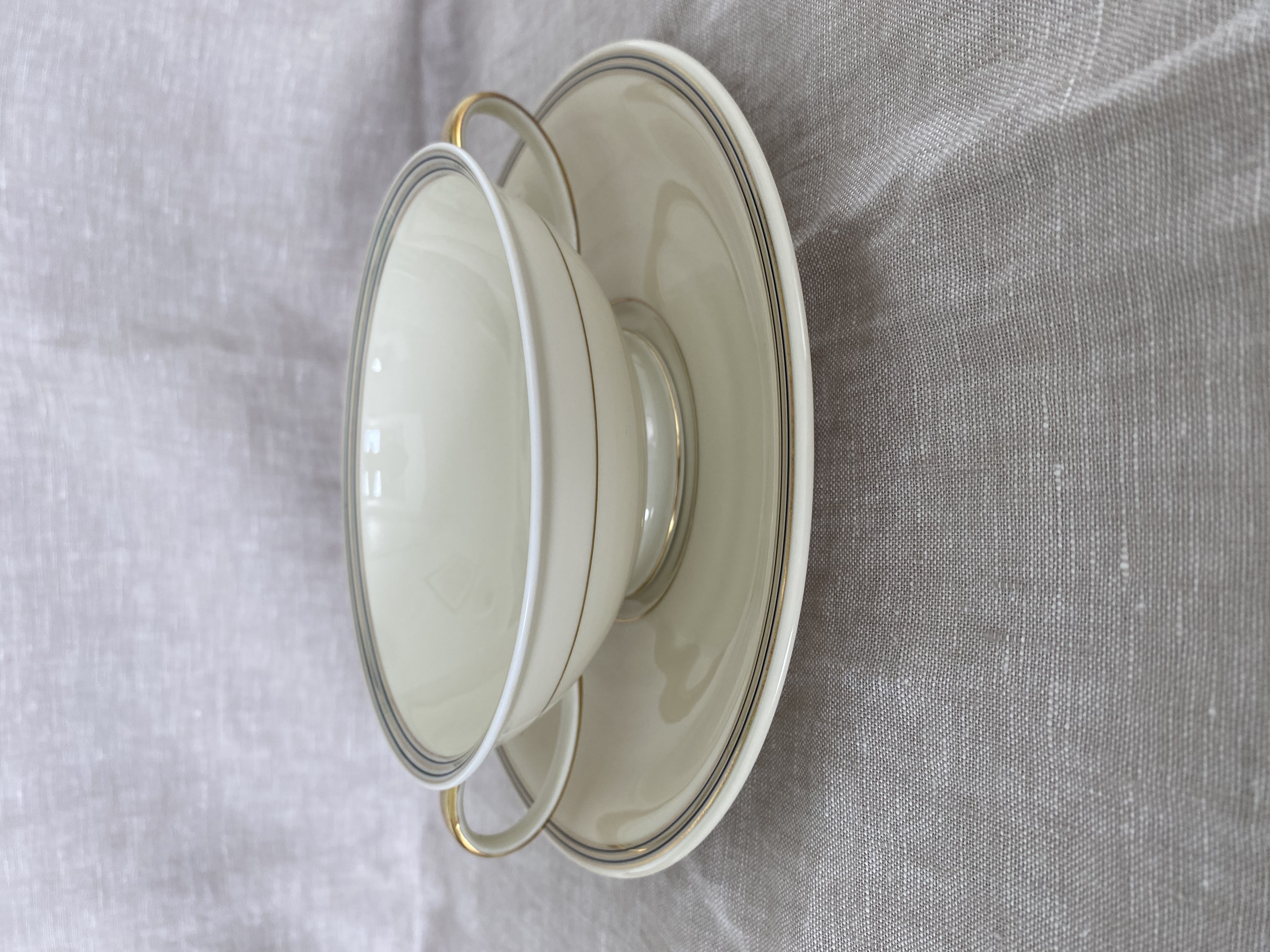 Soepkom met schotel Rosenthal, goudzwarte rand