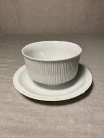 Serviesset Royal Porcelain, wit met geribbelde rand