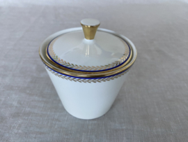 Melkkannetje en suikerpot Jäger & Co, sierrand met blauw en goud