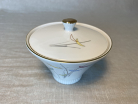 Melkkannetje en suikerpot met deksel, Eschenbach geometrisch motief