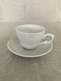 Koffiekop Hutschenreuther, wit met golfrand