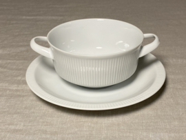 Soepkom Royal Porcelain, wit met geribbelde rand