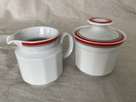 Melkkannetje en suikerpot Mitterteich, roodzwarte rand