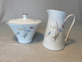 Melkkannetje en suikerpot met deksel, Eschenbach geometrisch motief