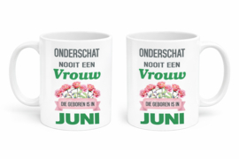 Bedrukte mokken met geboortebloemen en maanden