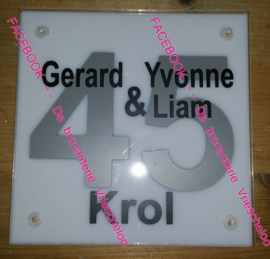 Huisnummer  van plexiglas ca 20 x 20