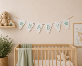 Gepersonaliseerde Vlaggetjesslinger "BABY"  begin en eind  een Ster,   wit / groen