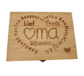 Houten Theedoos gegraverd met tekst Oma