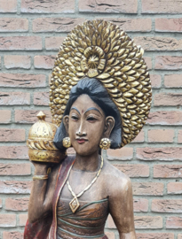 Balinese vrouw 1 Meter hoog