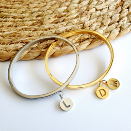 Bangle met initial(s)