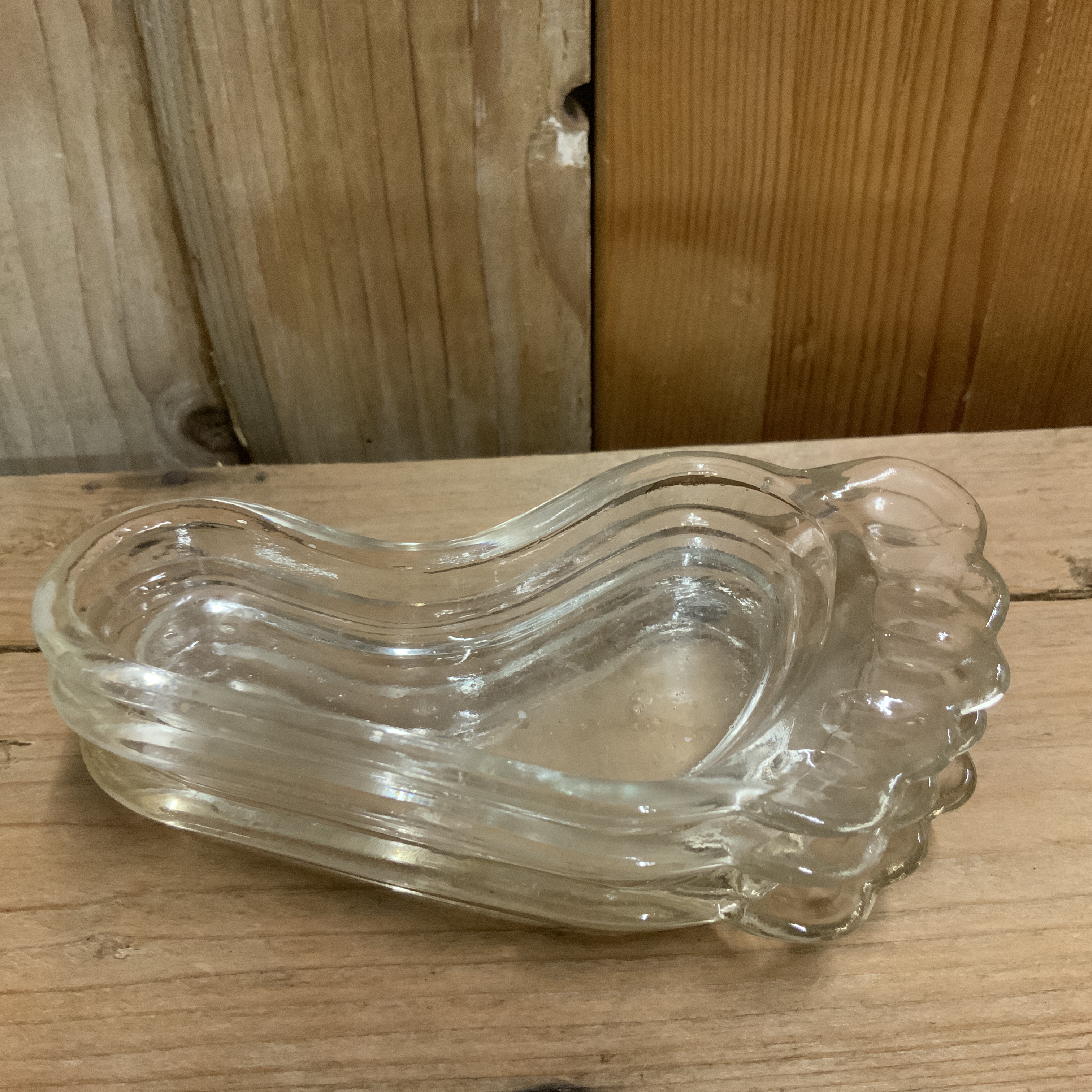 Set van 3 glazen voetjes