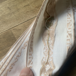 Band met bruin beige en groene decoratie