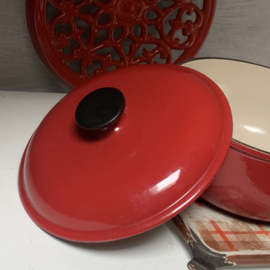Een pan van LE CREUSET