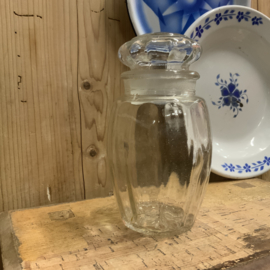Klein oud voorraadpotje van glas