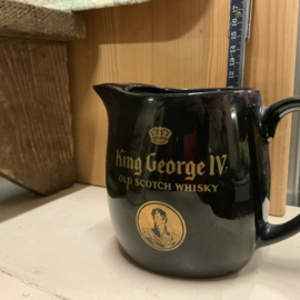 Een KING GEORGE IV  whisky waterkannetje