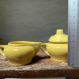 Delen kinderservies van fabriek ERICA Hoogezand