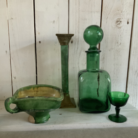 Vintage fles met stop van groen glas